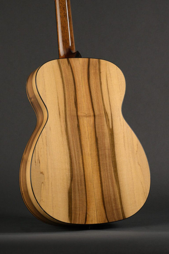 Collings Custom Craft 001 14-Fret Custom Blackheart Sassafras
