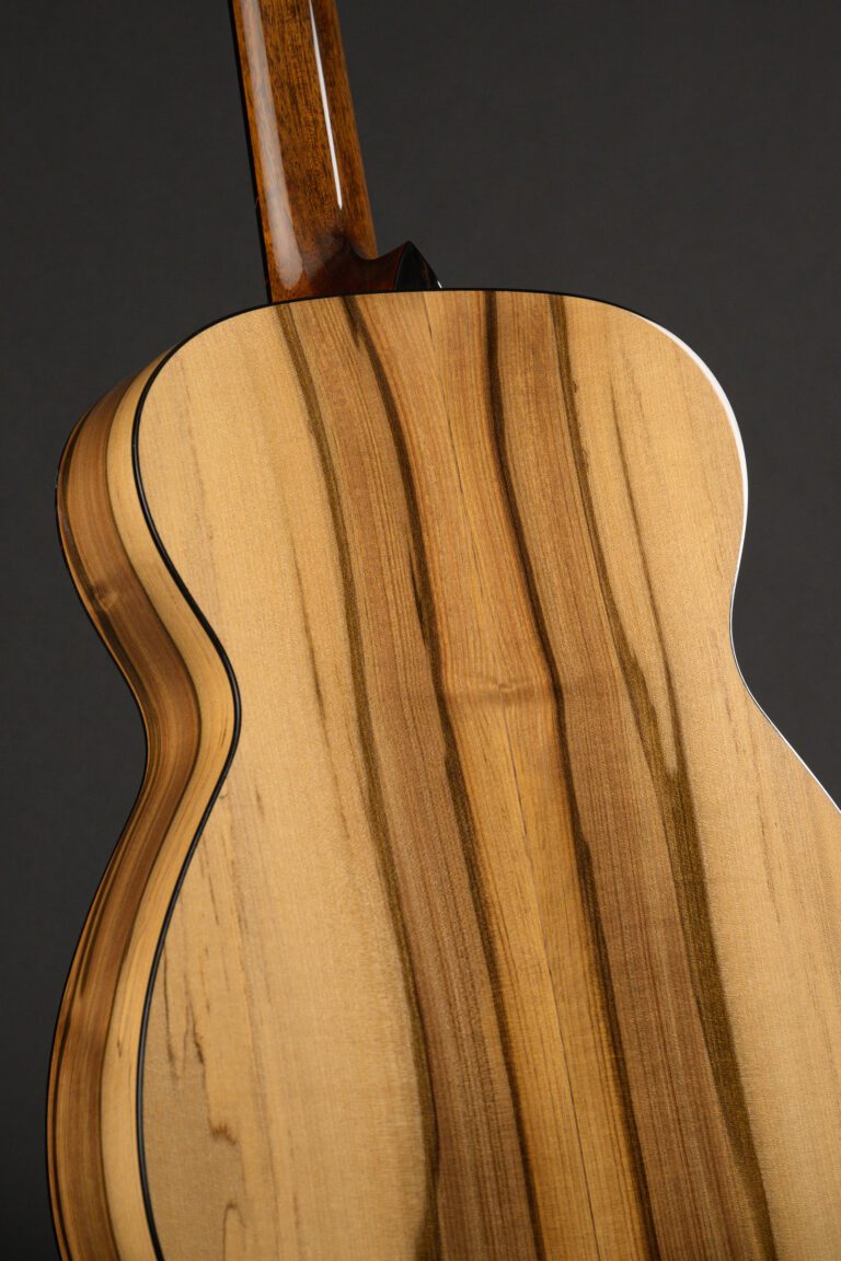 Collings Custom Craft 001 14-Fret Custom Blackheart Sassafras