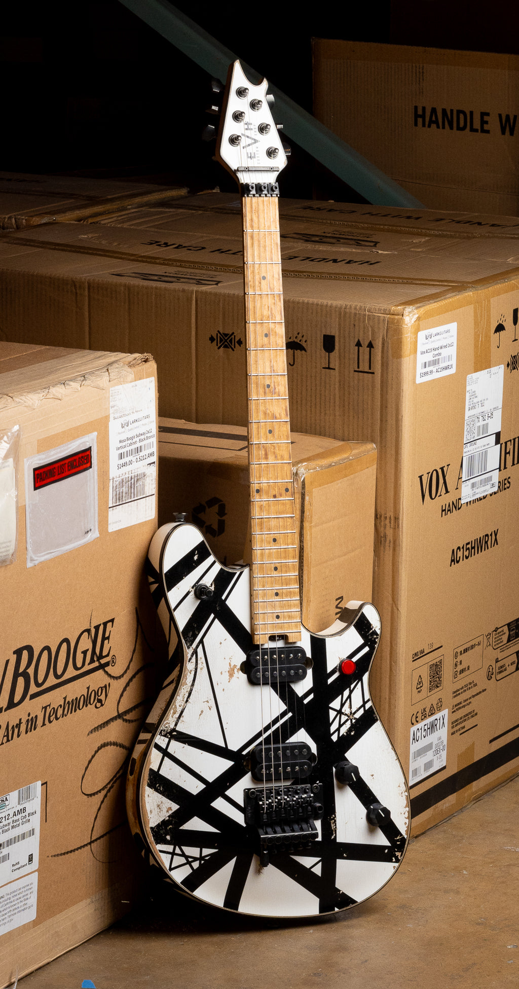 EVH Custom Shop Wolfgang - Bulk/White Strip Relic (42A)