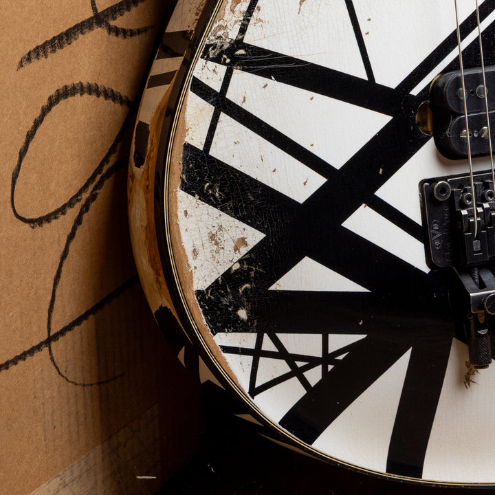 EVH Custom Shop Wolfgang - Bulk/White Strip Relic (42A)