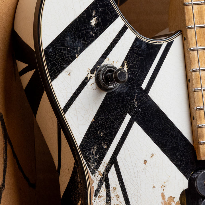 EVH Custom Shop Wolfgang - Bulk/White Strip Relic (42A)