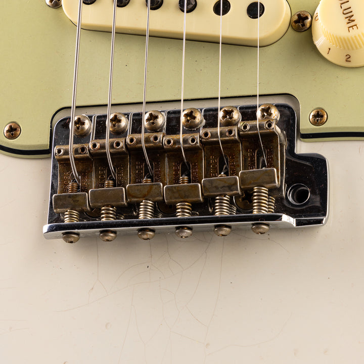 Fender Custom Shop 1960 Stratocaster Heavy Relic - Aged Olympic White over 3-Color Sunburst (933)