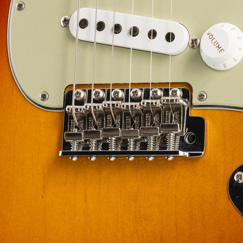 Fender Custom Shop 1965 Stratocaster Journeyman Relic - Aged 3 Tone Sunburst (663)
