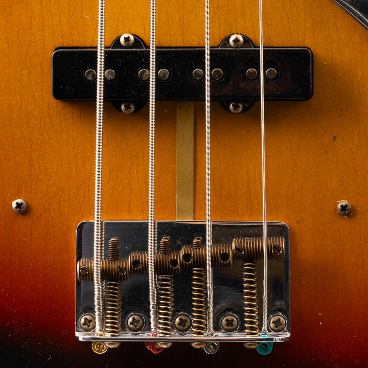 Fender Custom Shop Limited Edition 1960 Jazz Bass Relic - 3 Tone Sunburst (834)