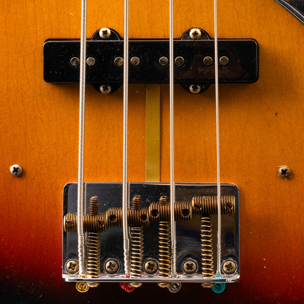 Fender Custom Shop Limited Edition 1960 Jazz Bass Relic - 3 Tone Sunburst (834)